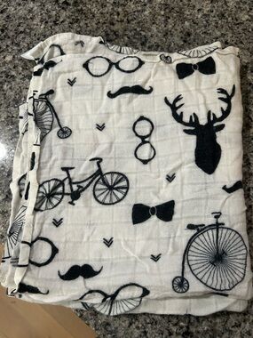 Tula White and Black Patterned Muslin Baby Swaddle